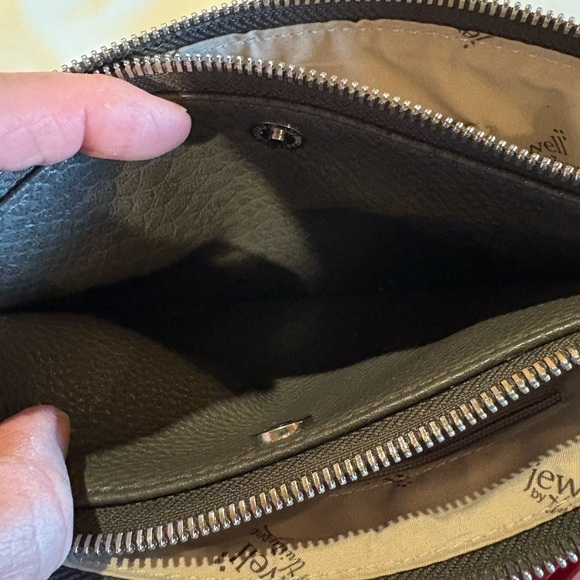 Thirty-One clutch, "Jewell" style snake pattern - Picture 8 of 14